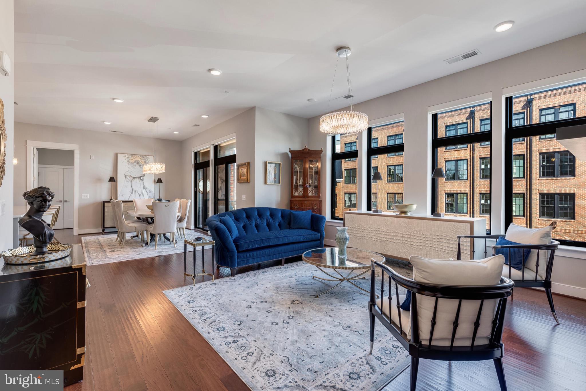 2 STATIONMASTER STREET SE 202