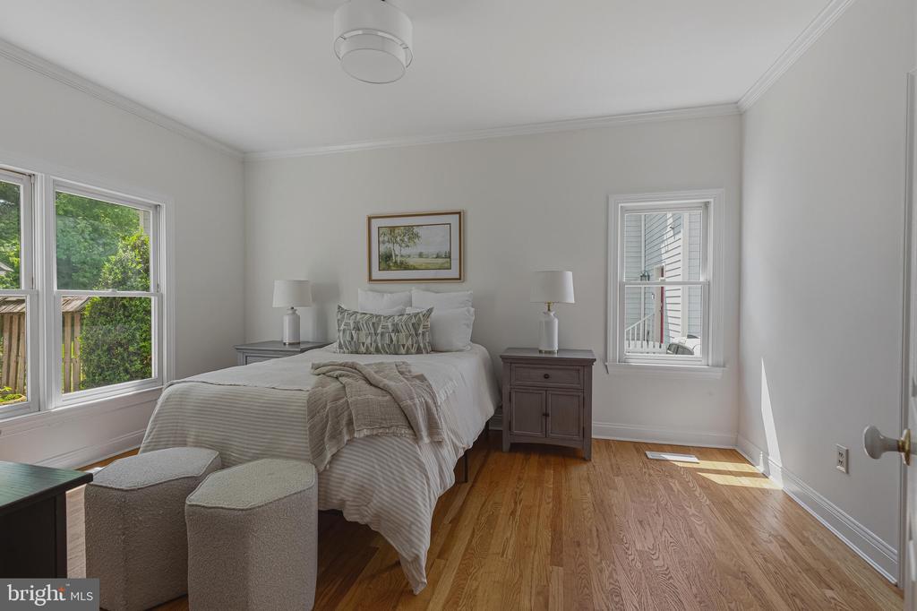 106 HARRISON STREET NE