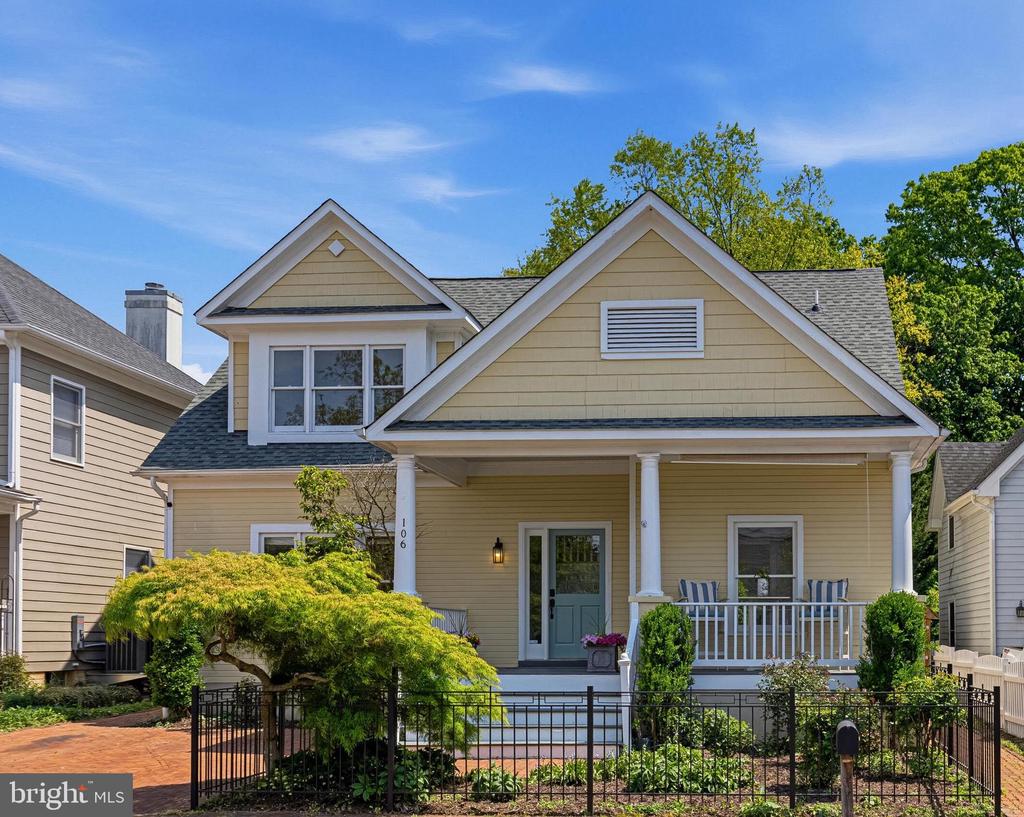 106 HARRISON STREET NE