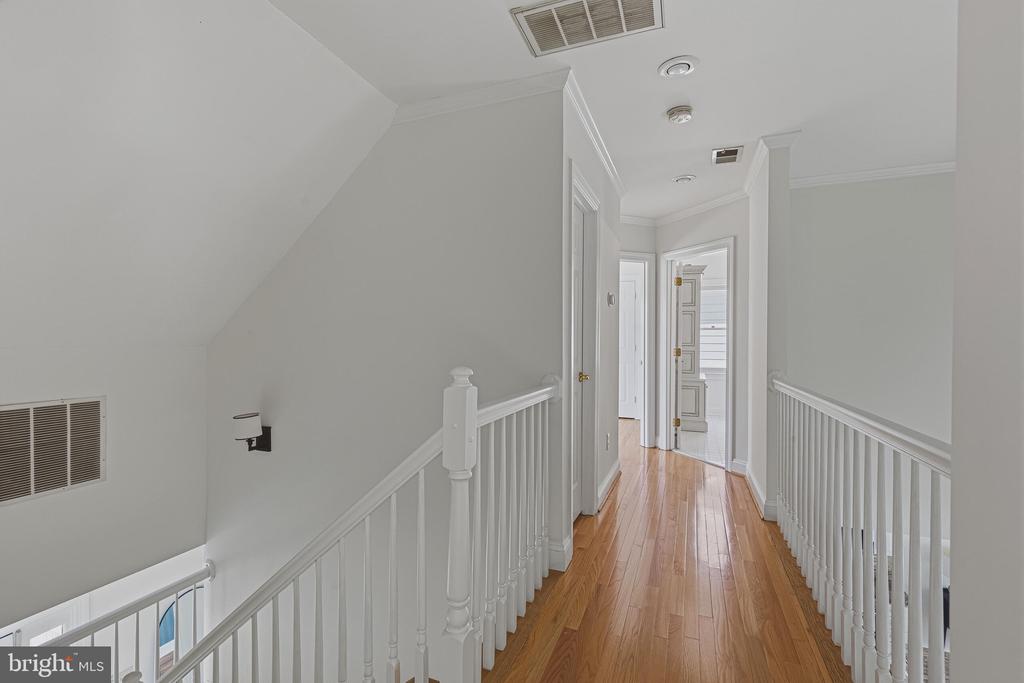 106 HARRISON STREET NE