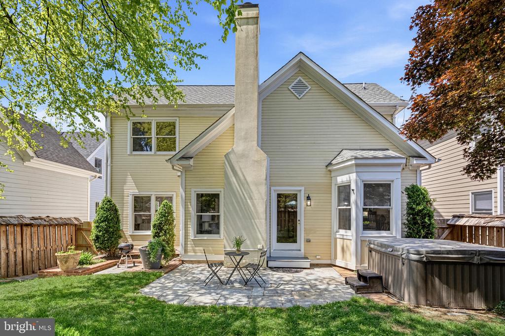 106 HARRISON STREET NE