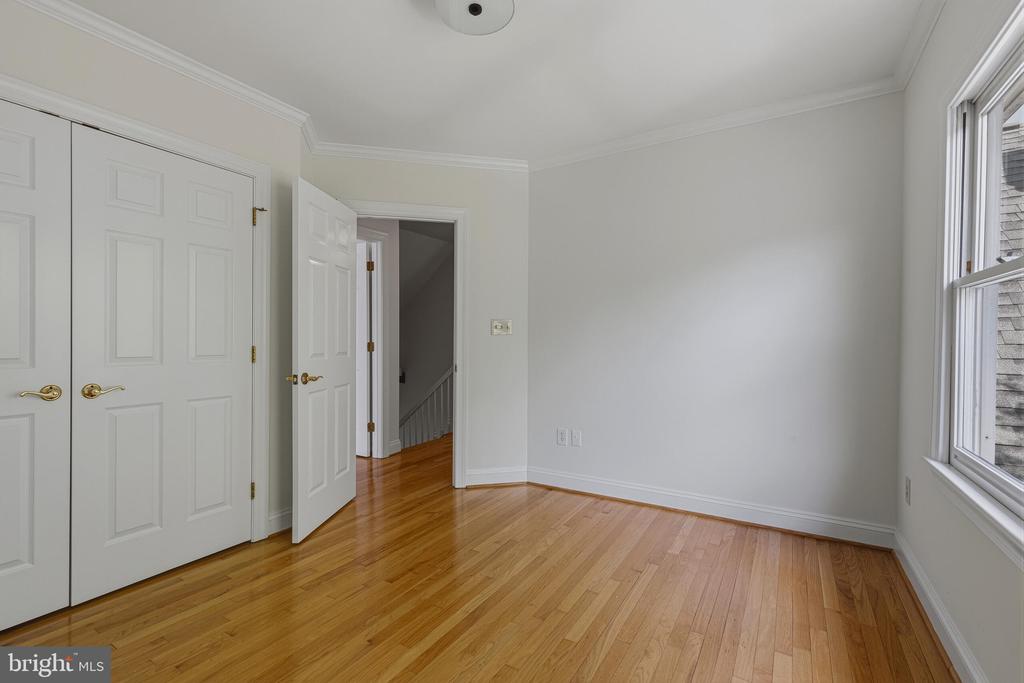 106 HARRISON STREET NE