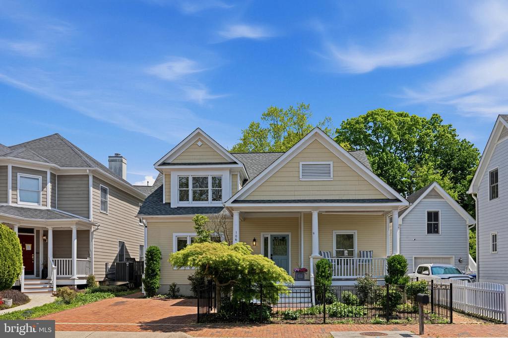 106 HARRISON STREET NE