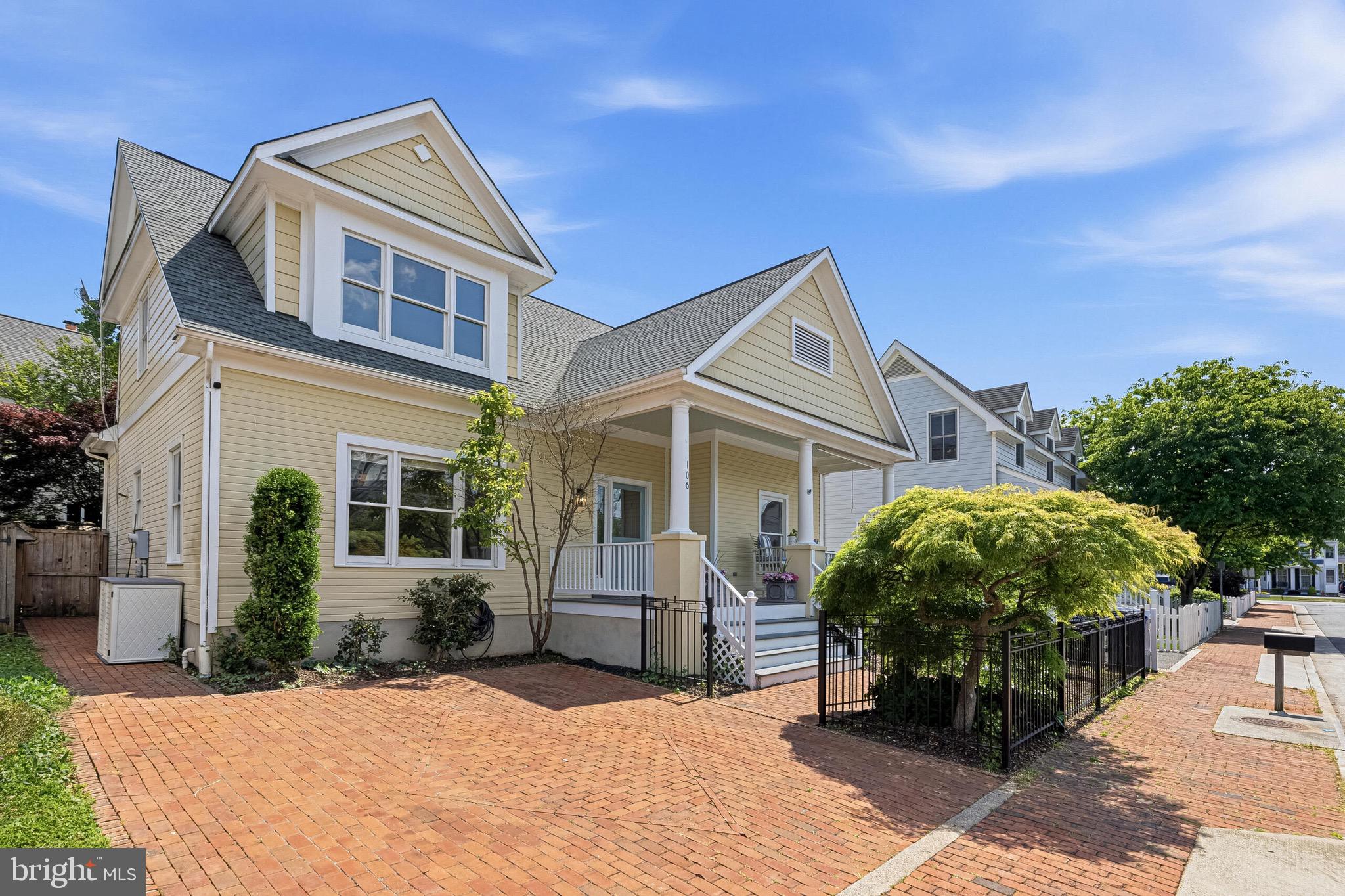 106 HARRISON STREET NE