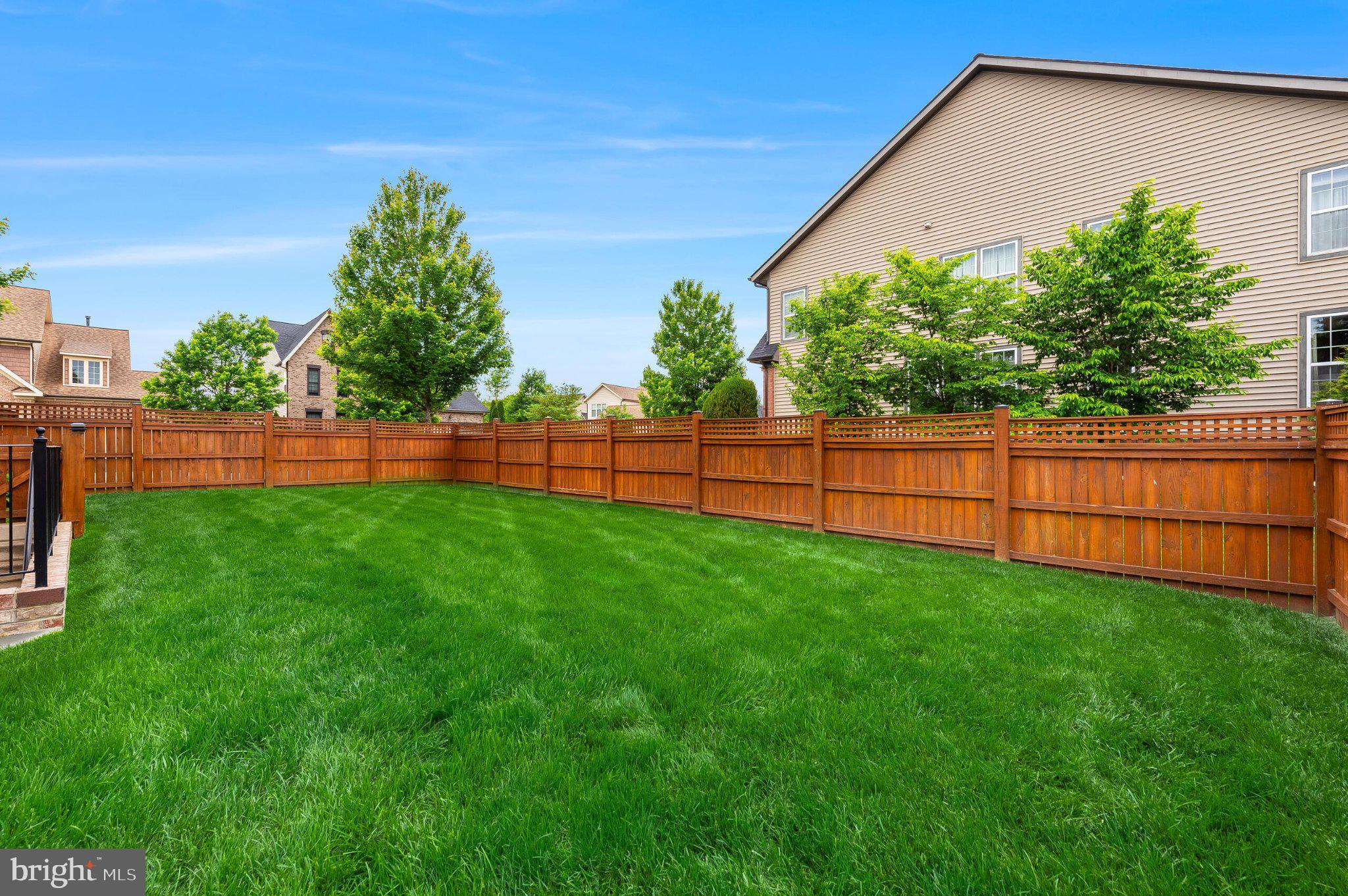 42436 MYAN GOLD DRIVE