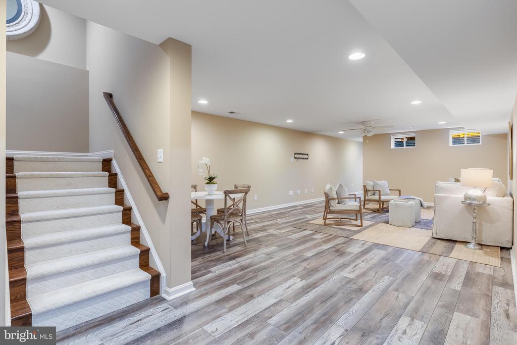 42436 MYAN GOLD DRIVE