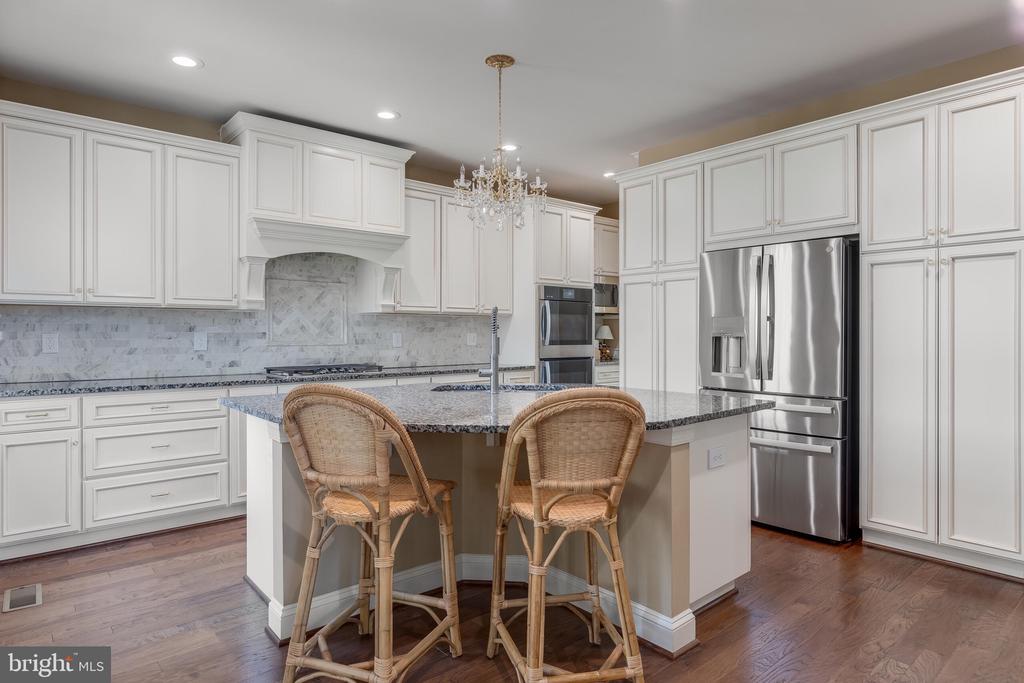 42436 MYAN GOLD DRIVE