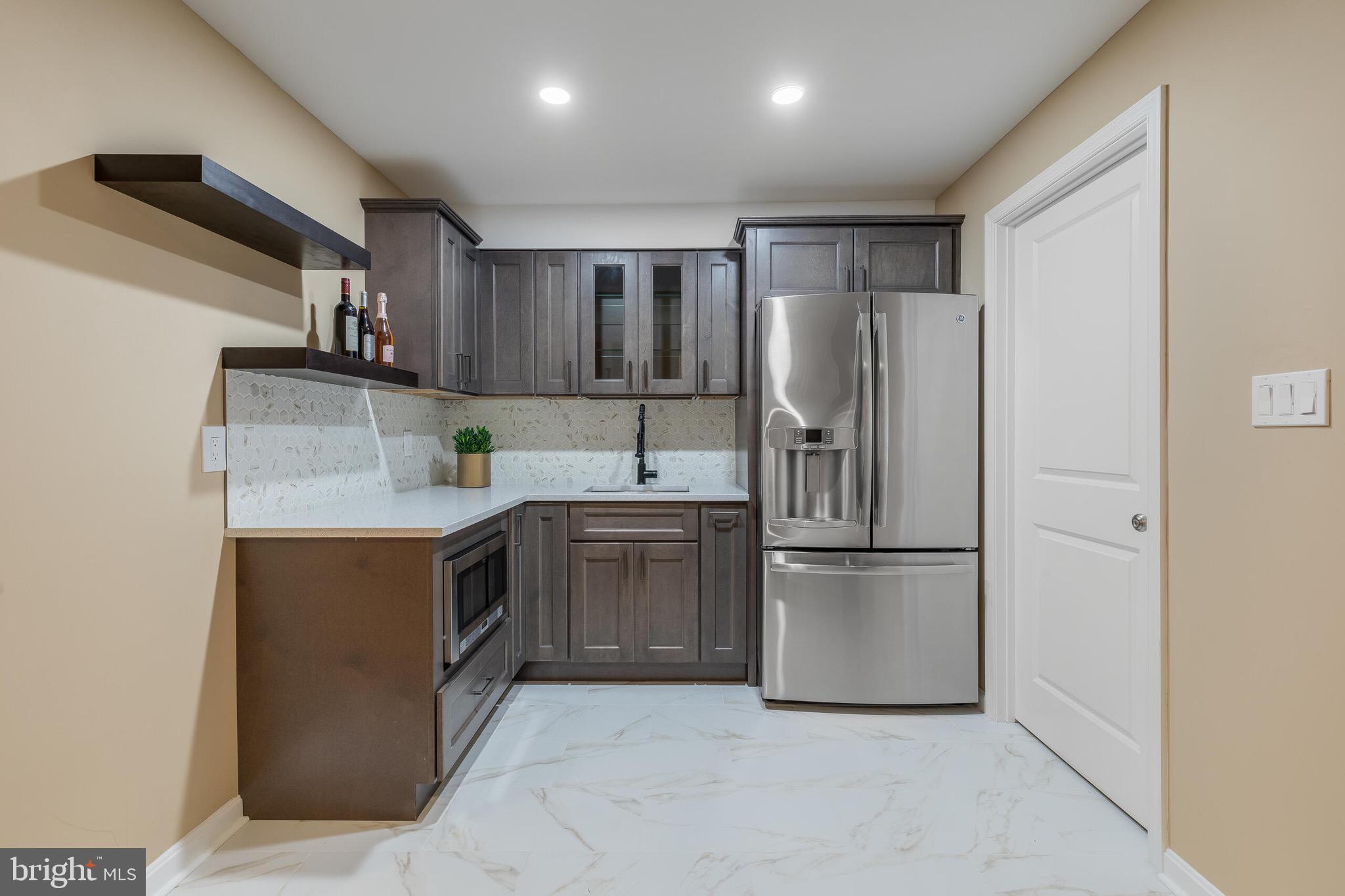 42436 MYAN GOLD DRIVE