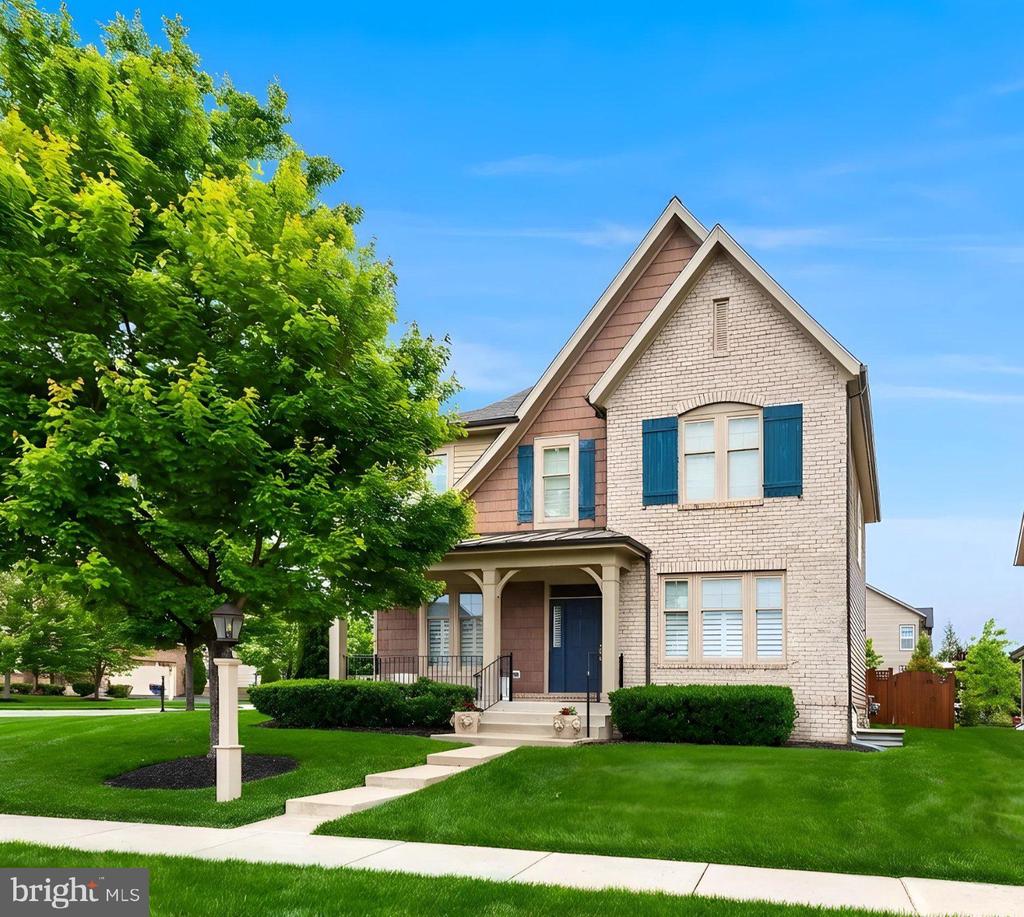 42436 MYAN GOLD DRIVE