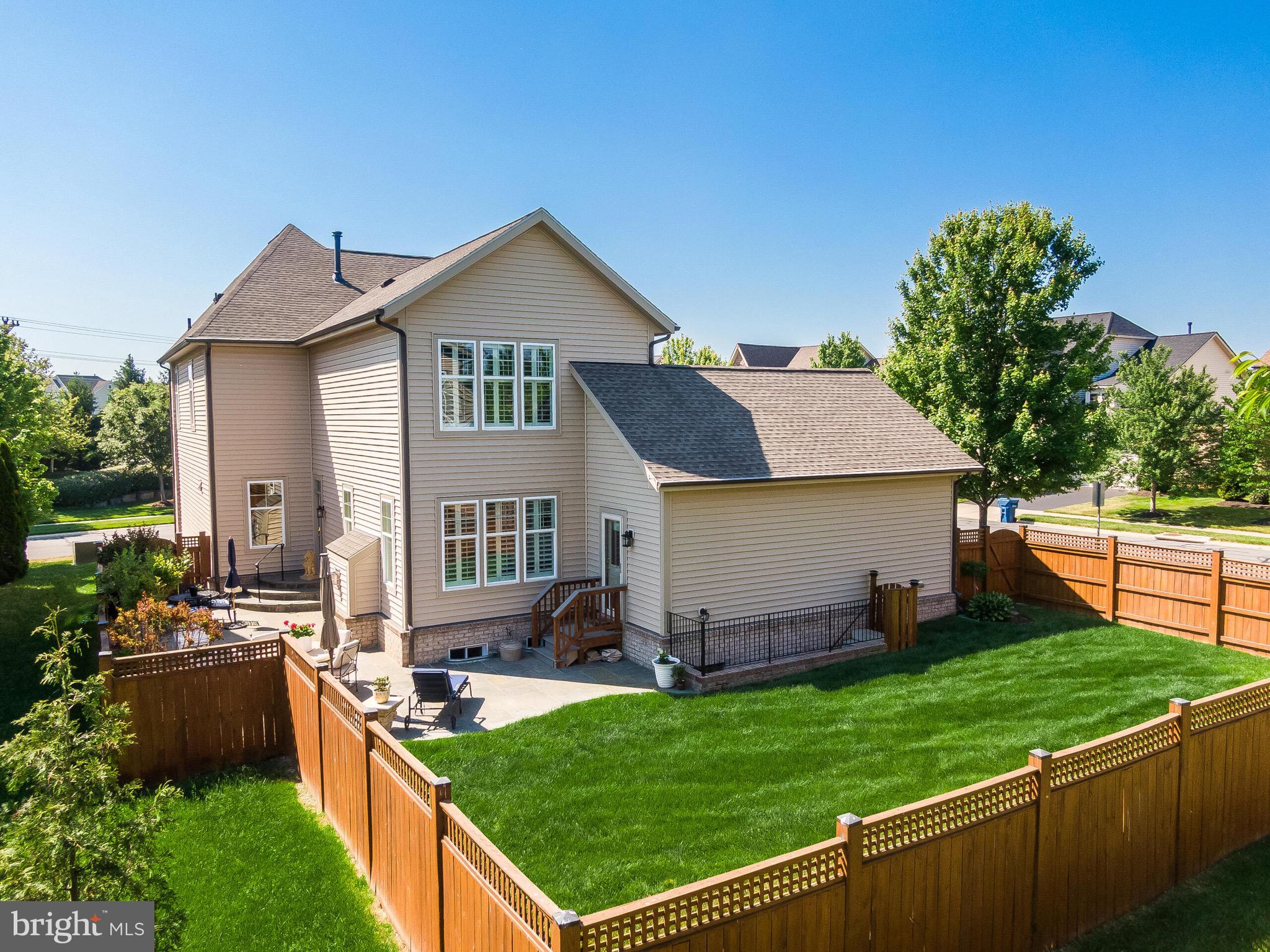 42436 MYAN GOLD DRIVE