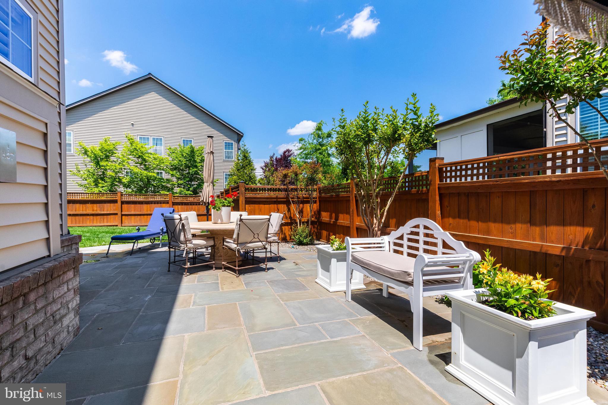 42436 MYAN GOLD DRIVE