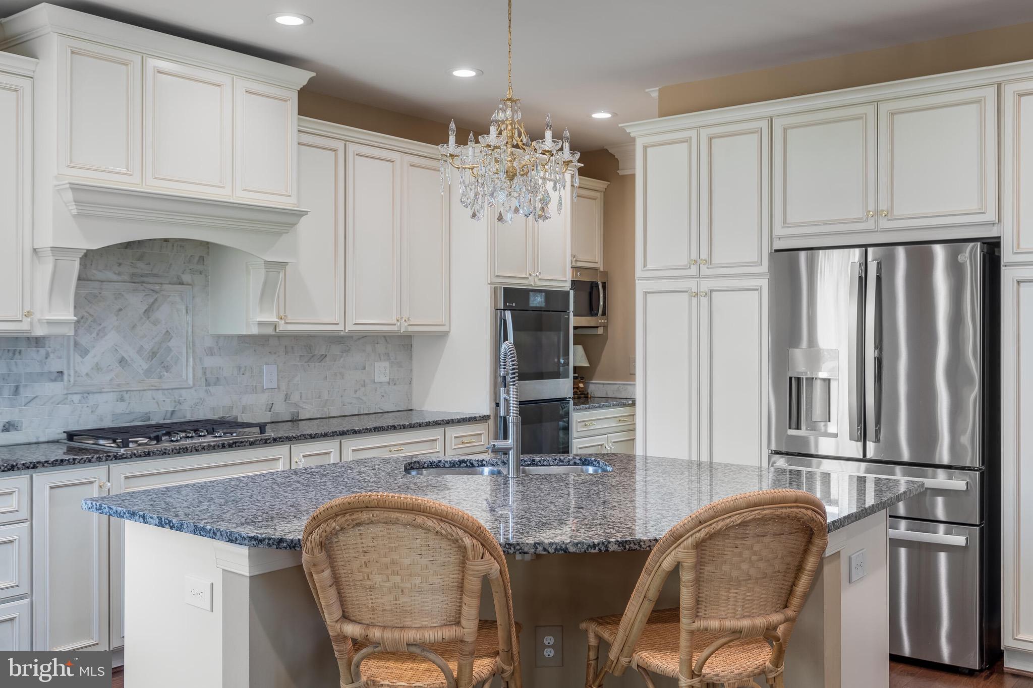 42436 MYAN GOLD DRIVE