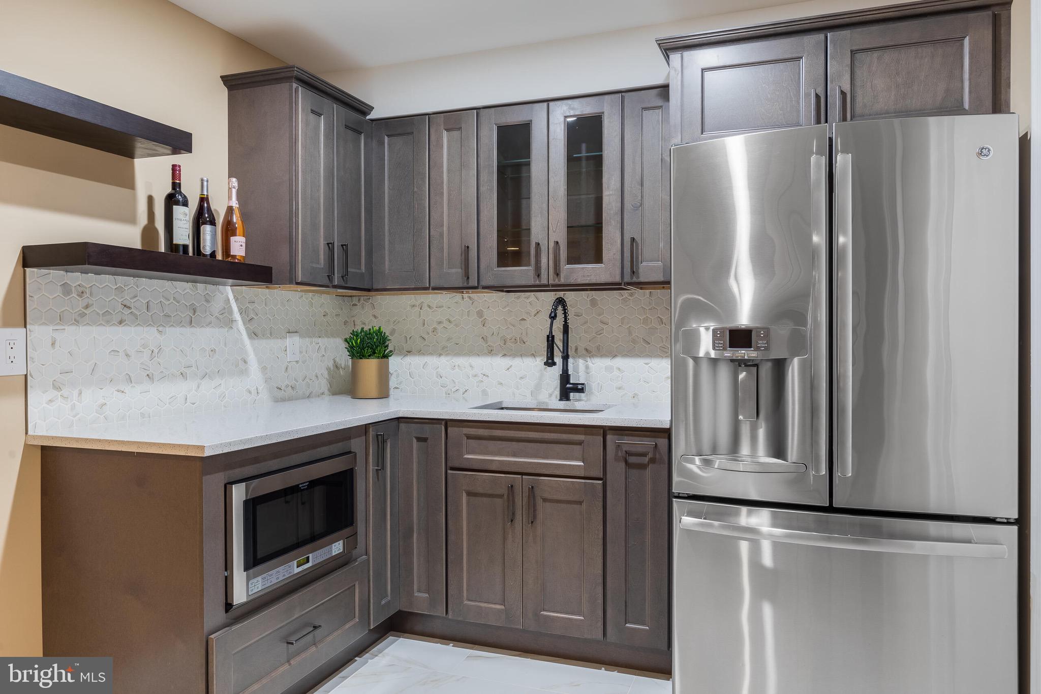 42436 MYAN GOLD DRIVE