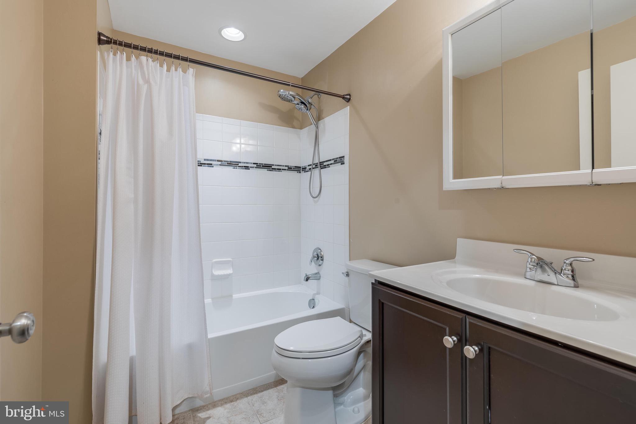 42436 MYAN GOLD DRIVE