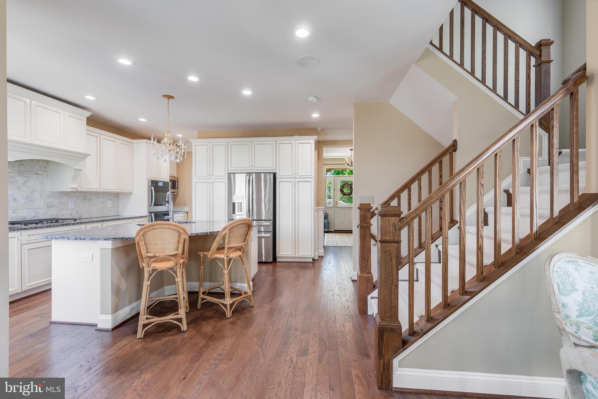 42436 MYAN GOLD DRIVE