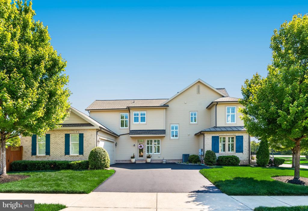 42436 MYAN GOLD DRIVE