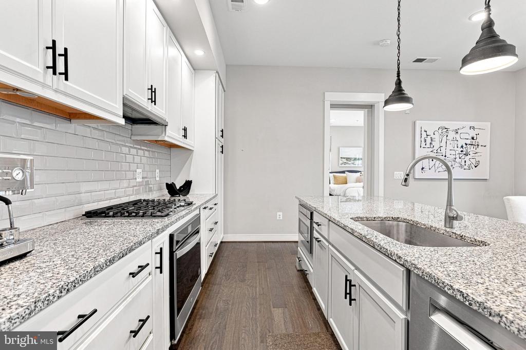 5 STATIONMASTER STREET SE Unit: 200