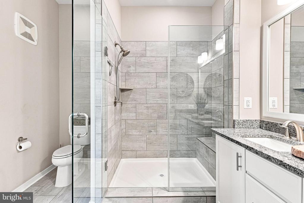 5 STATIONMASTER STREET SE Unit: 200