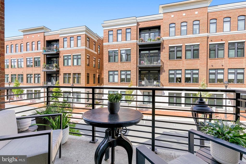 5 STATIONMASTER STREET SE Unit: 200
