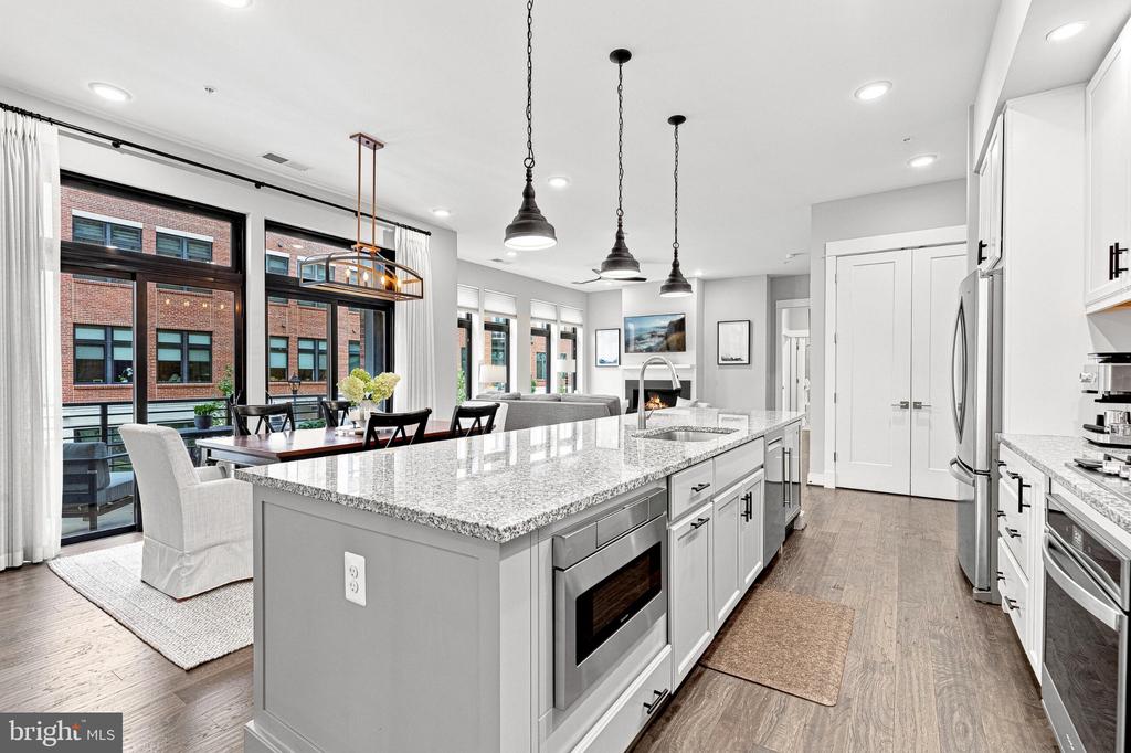 5 STATIONMASTER STREET SE Unit: 200