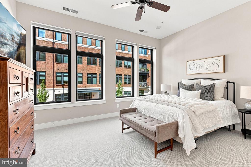 5 STATIONMASTER STREET SE Unit: 200