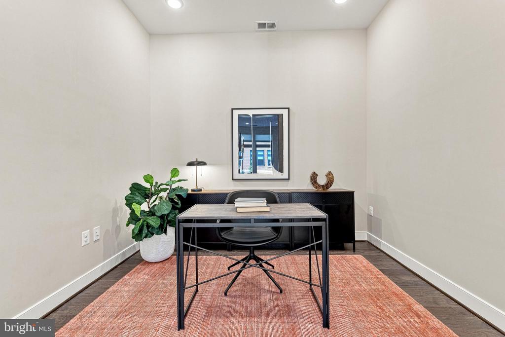 5 STATIONMASTER STREET SE Unit: 200