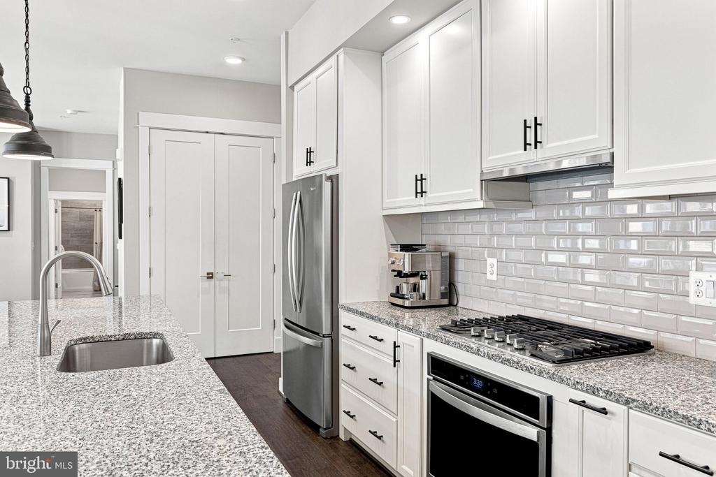 5 STATIONMASTER STREET SE Unit: 200