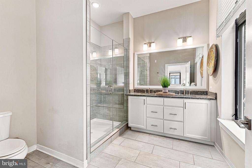 5 STATIONMASTER STREET SE Unit: 200