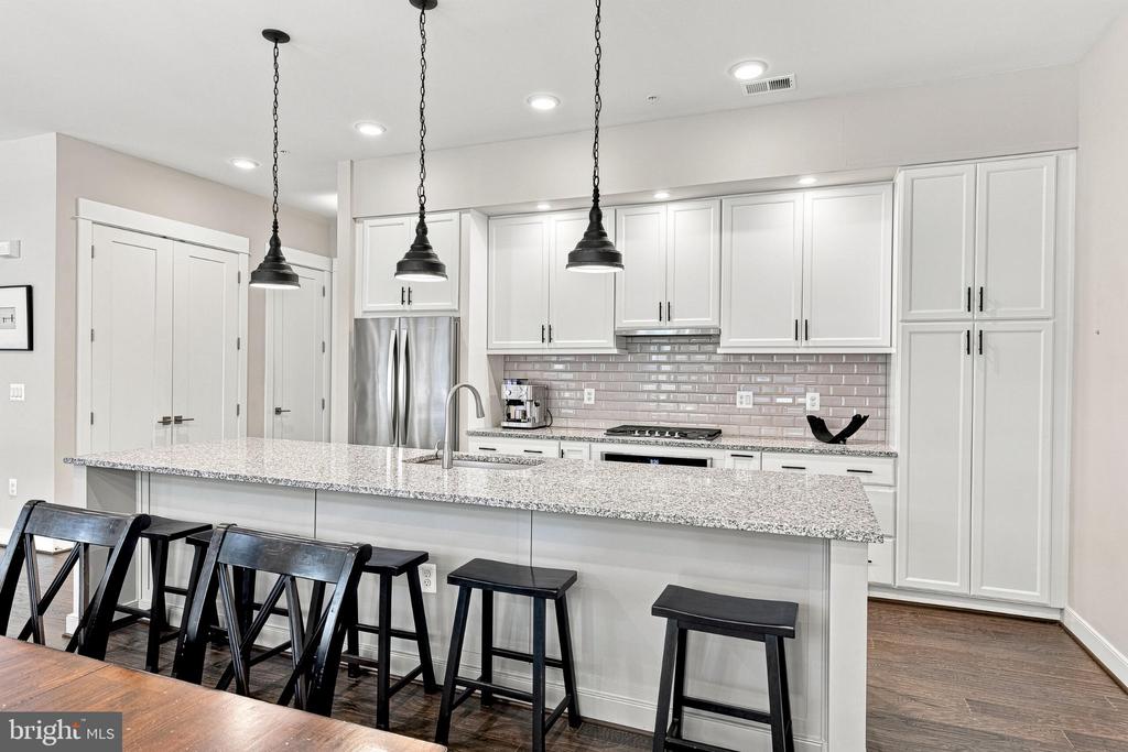 5 STATIONMASTER STREET SE Unit: 200