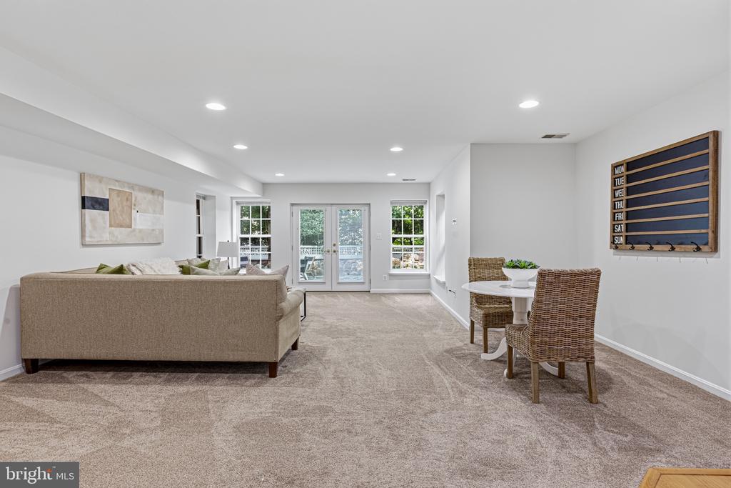 22782 COURTLAND PARK DRIVE