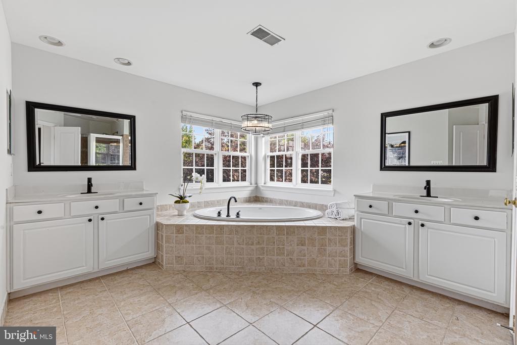 22782 COURTLAND PARK DRIVE