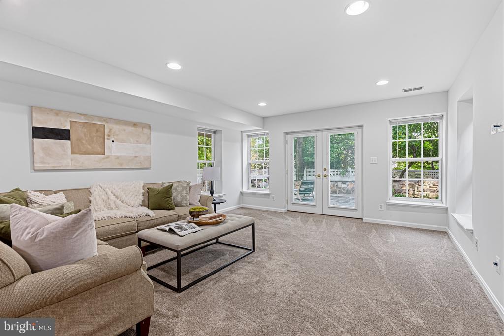22782 COURTLAND PARK DRIVE