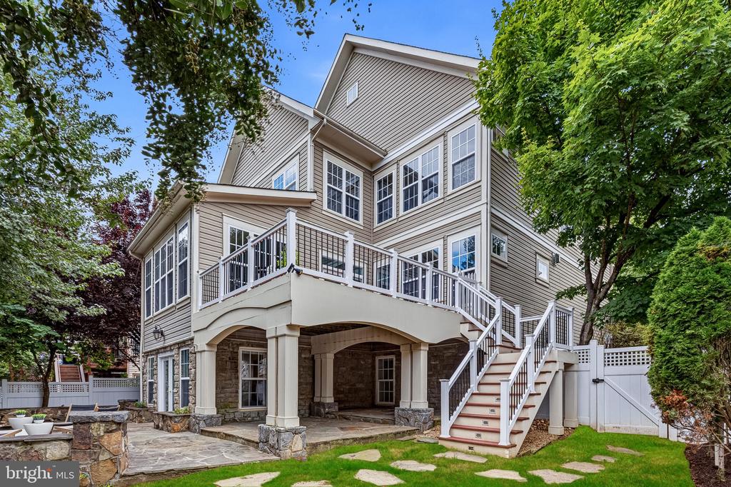 22782 COURTLAND PARK DRIVE