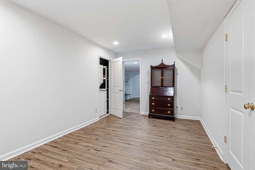 22782 COURTLAND PARK DRIVE