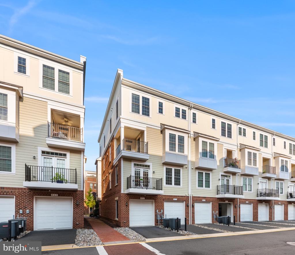 473 KORNBLAU TERRACE SE