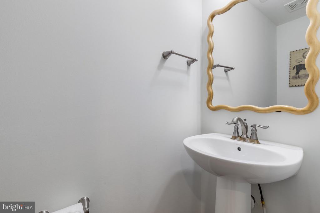 473 KORNBLAU TERRACE SE