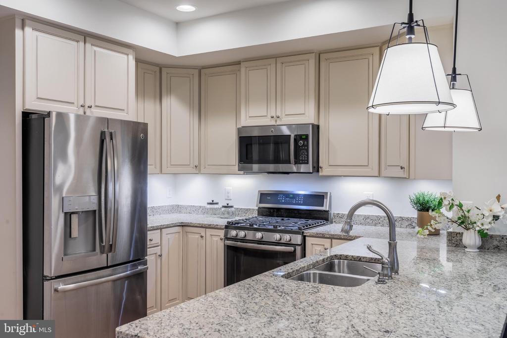 473 KORNBLAU TERRACE SE