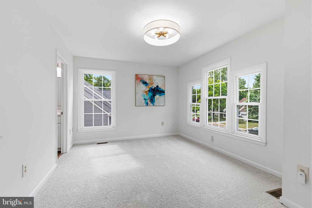 15068 HOLLEYSIDE DRIVE