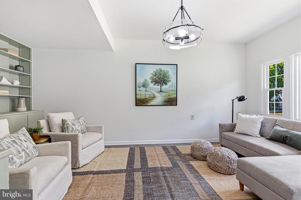 15068 HOLLEYSIDE DRIVE
