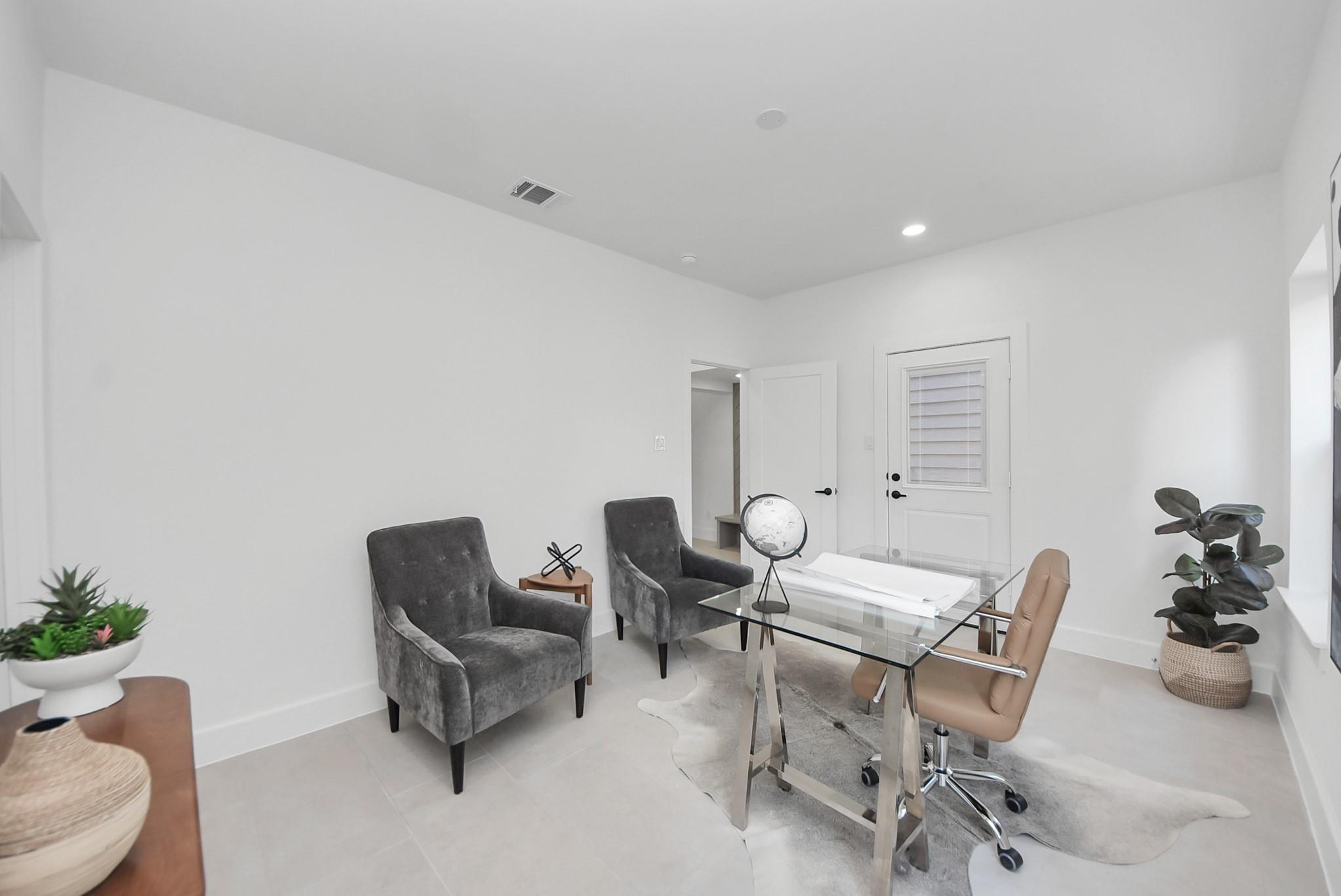 923 Fisher Street Unit: E