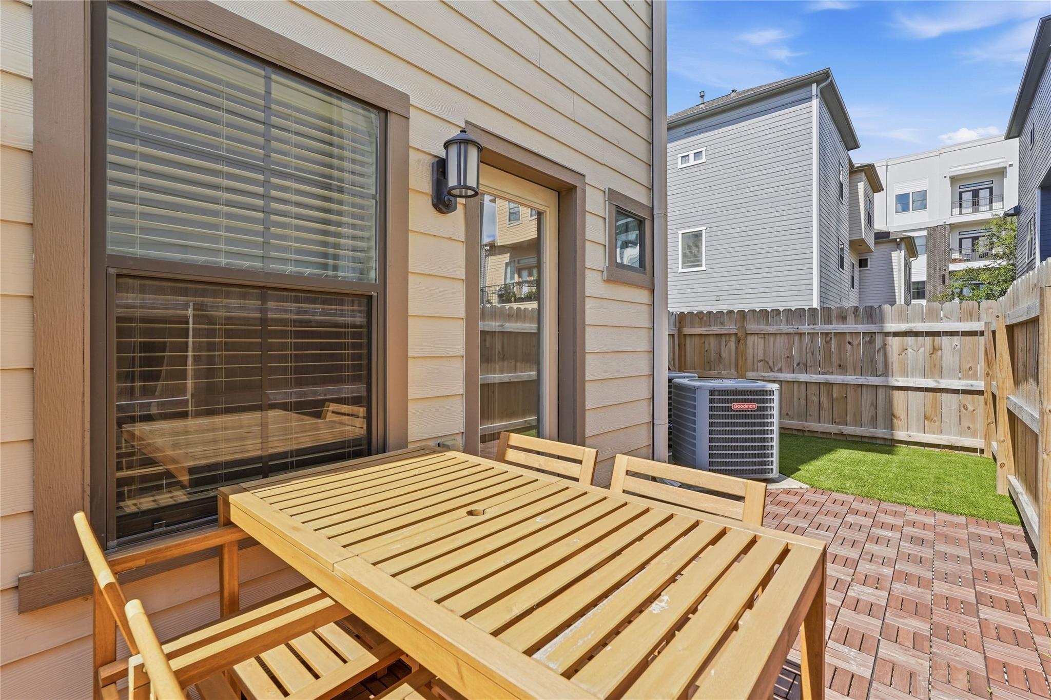 836 Garden Oaks Terrace