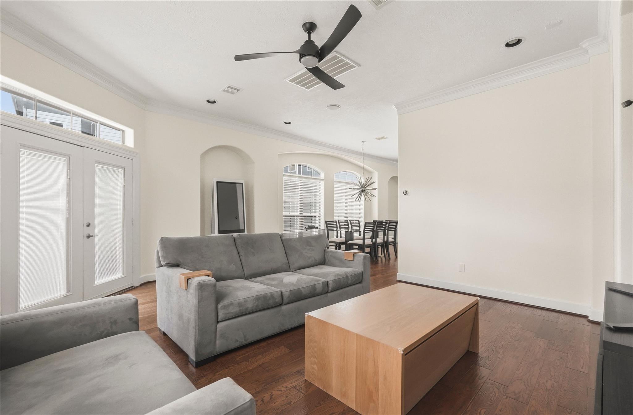 836 Garden Oaks Terrace