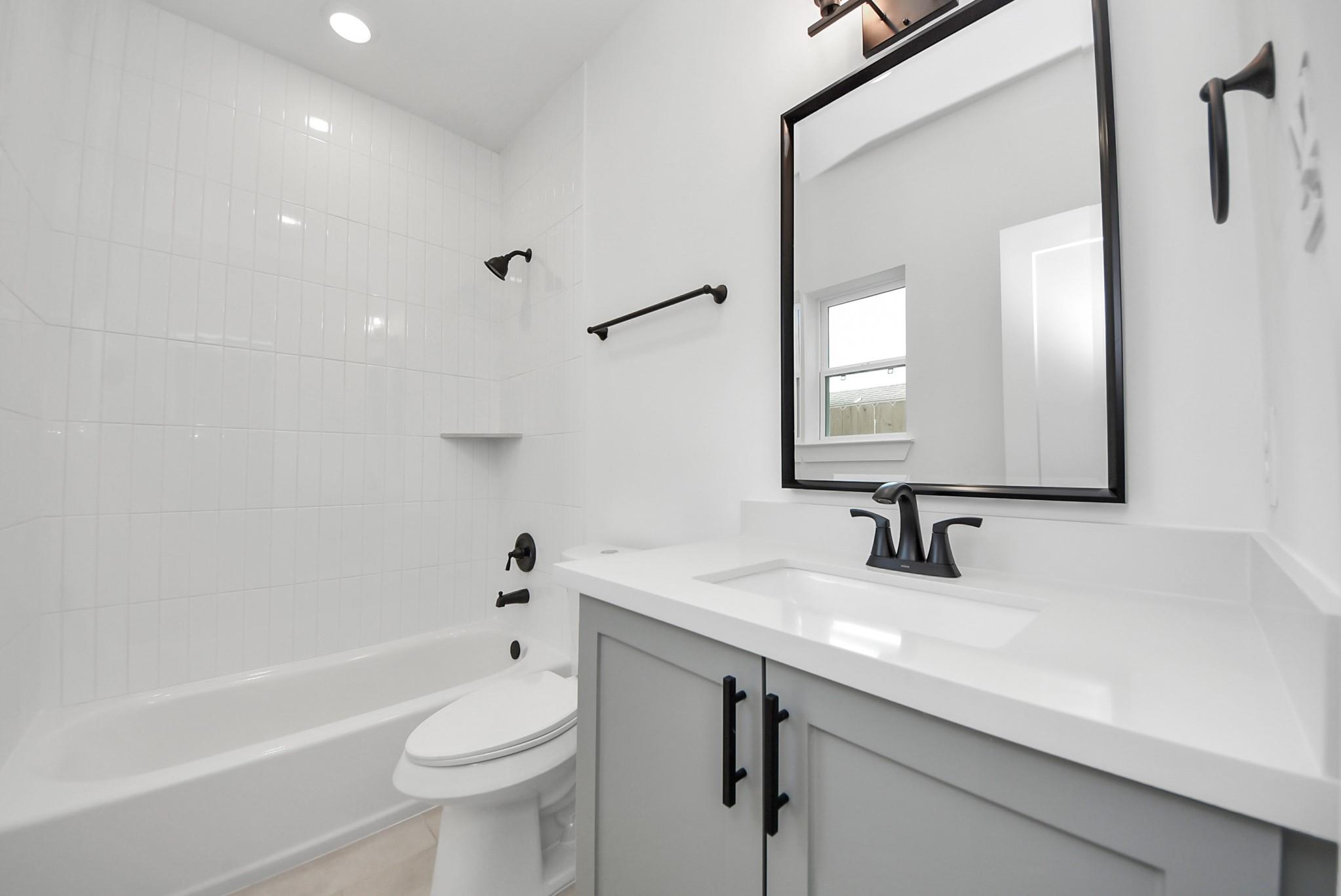 923 Fisher Street Unit: E