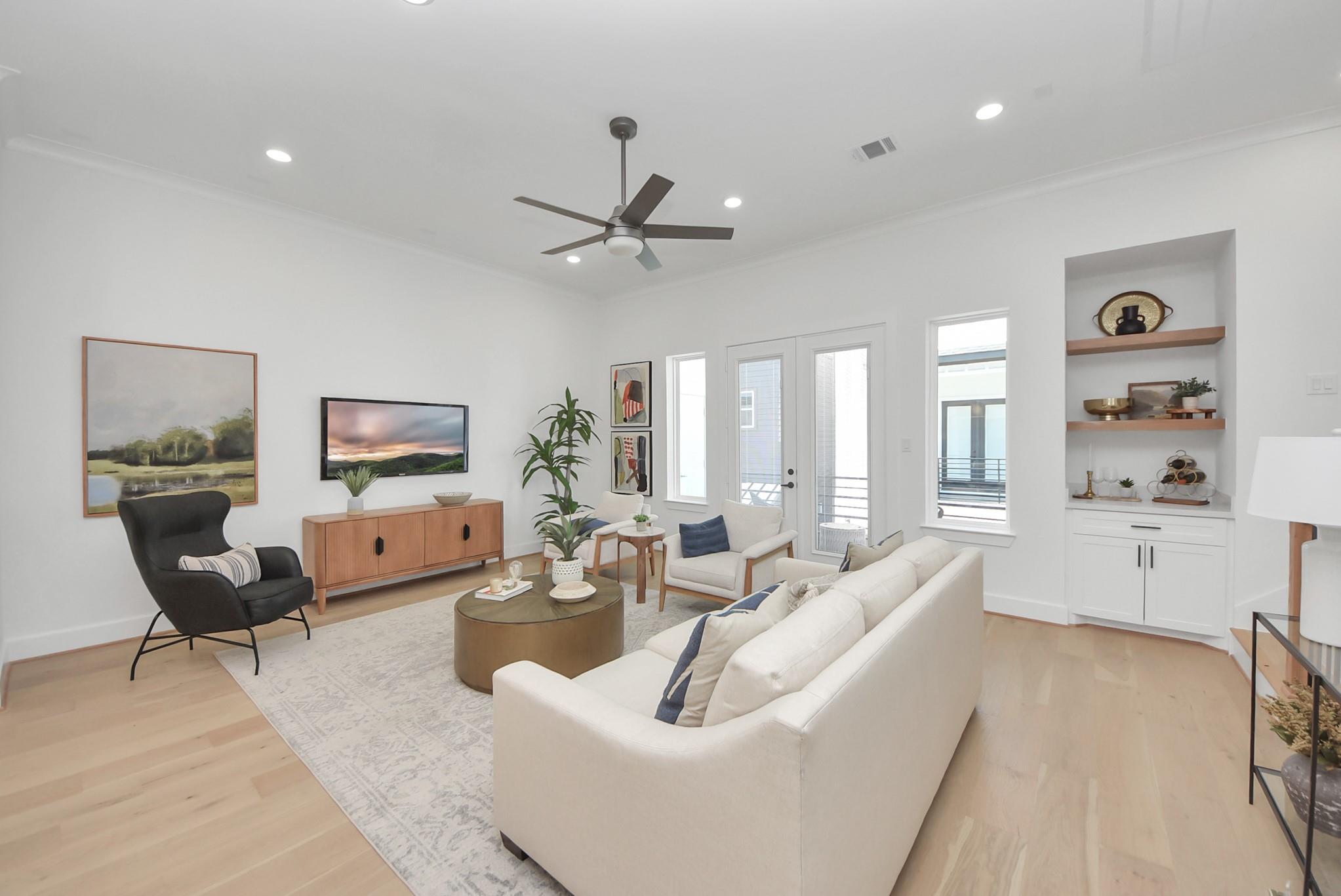 923 Fisher Street Unit: E