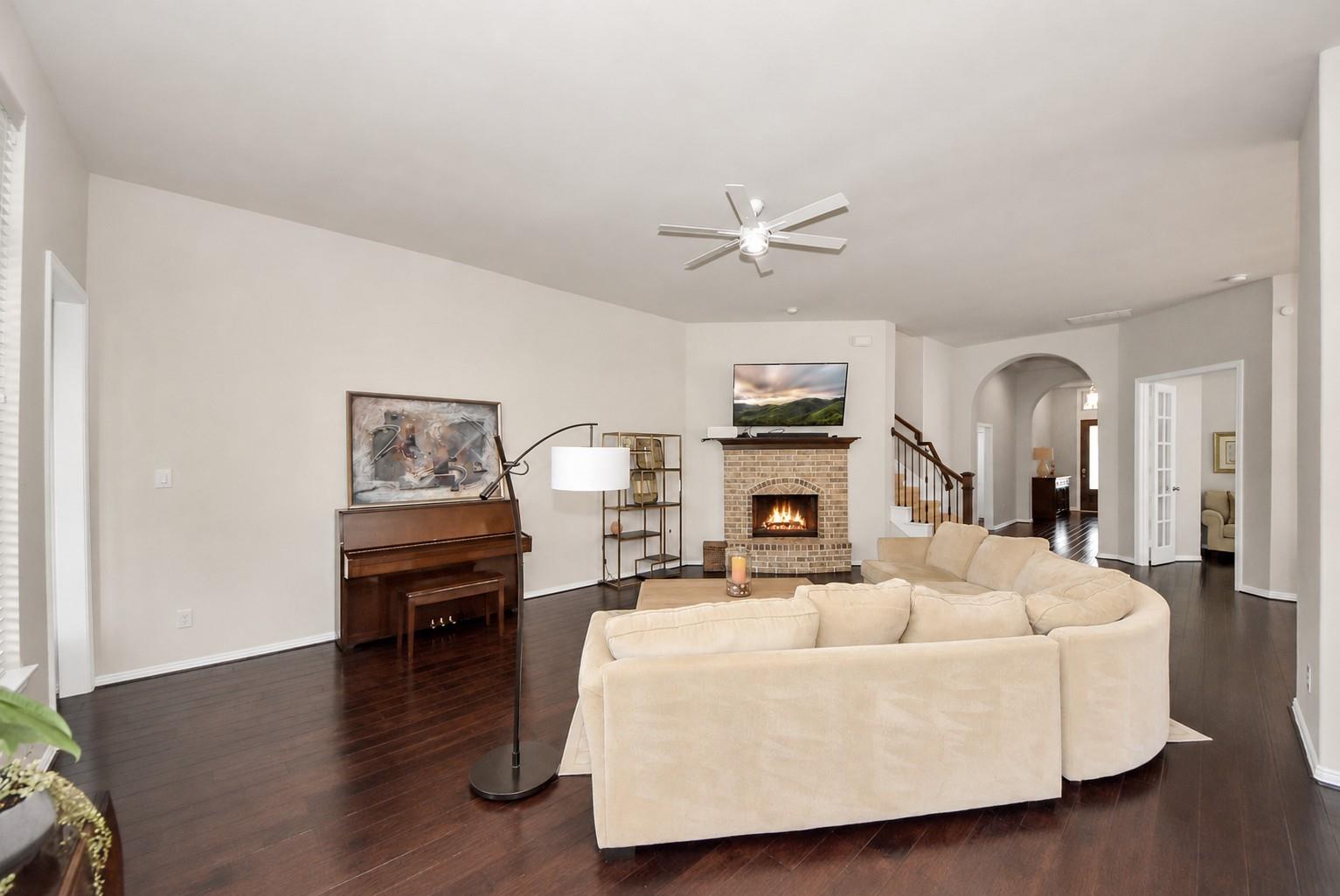 8131 Black Percher Street