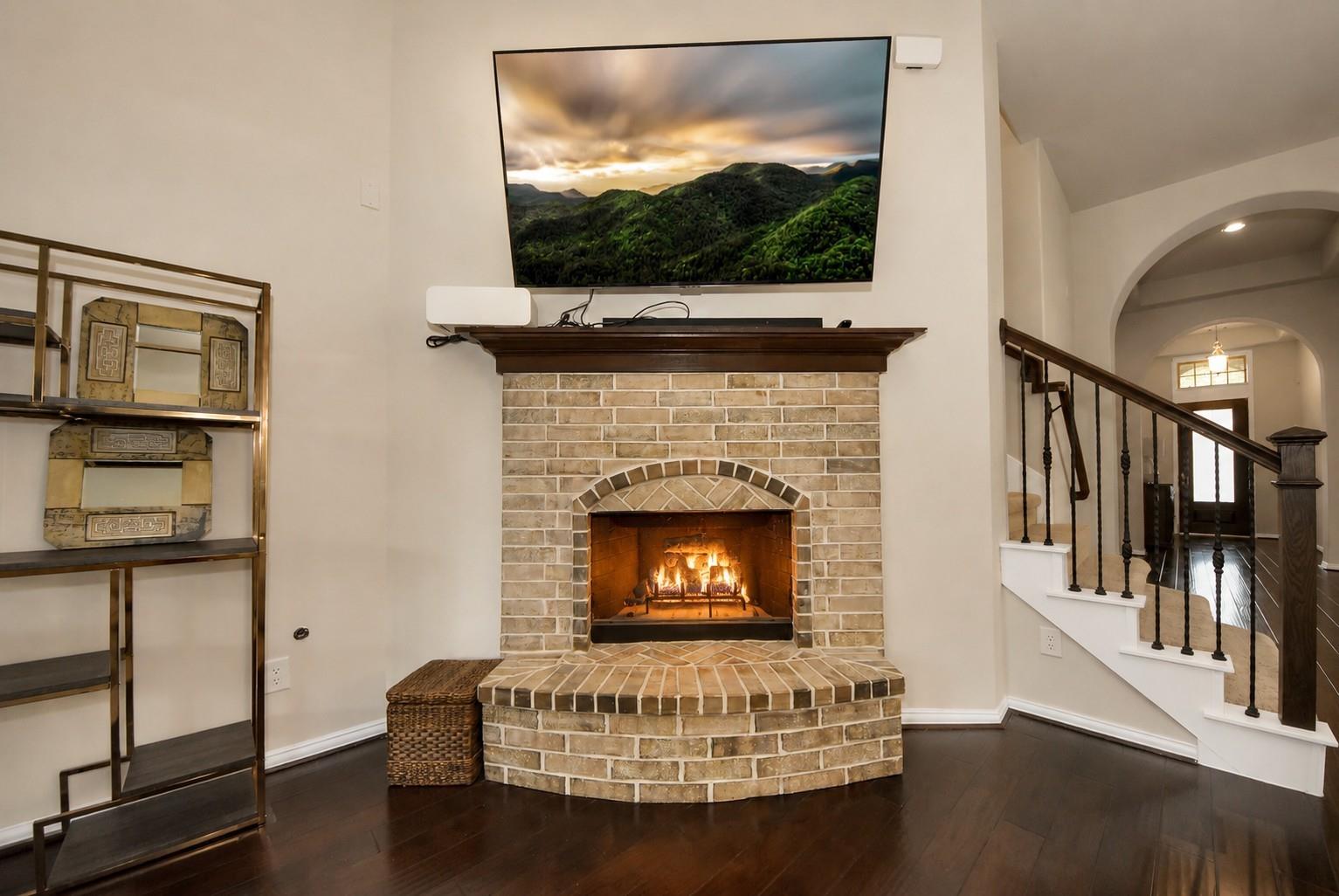 8131 Black Percher Street