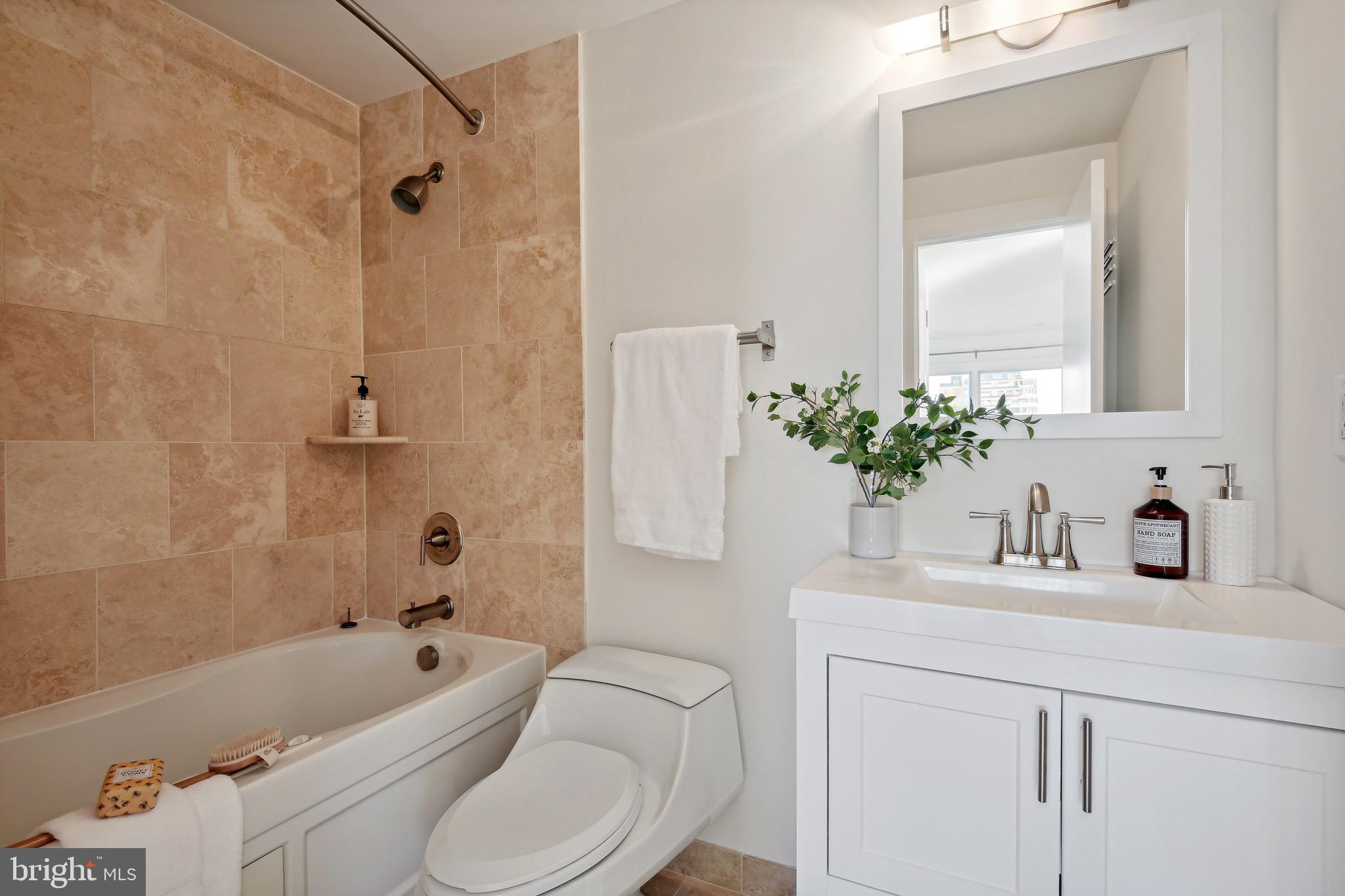 449 R STREET NW Unit: 301