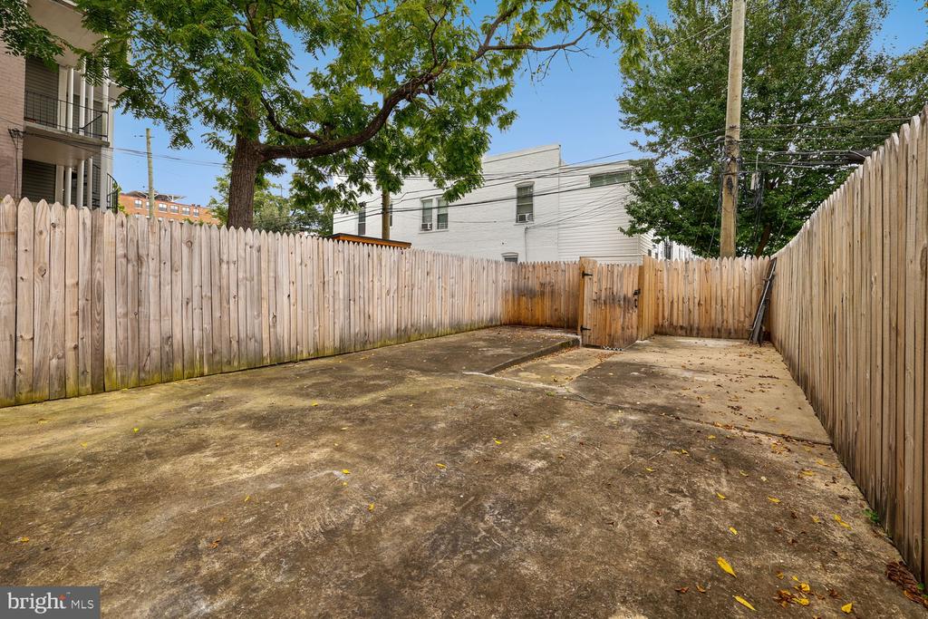 4006 14th St NW