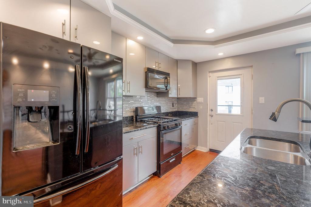 4803 S Dakota NE