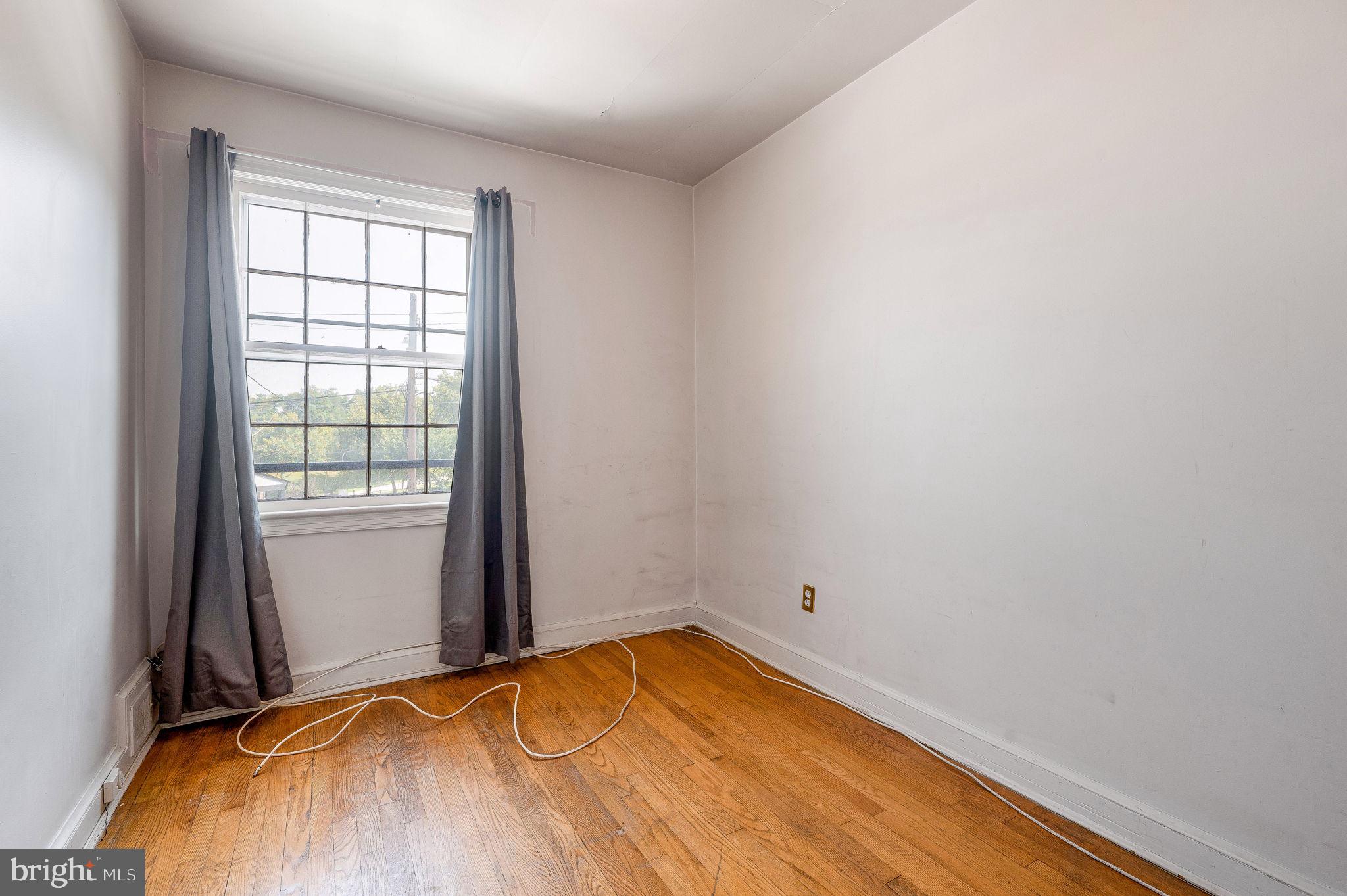 4803 S Dakota NE